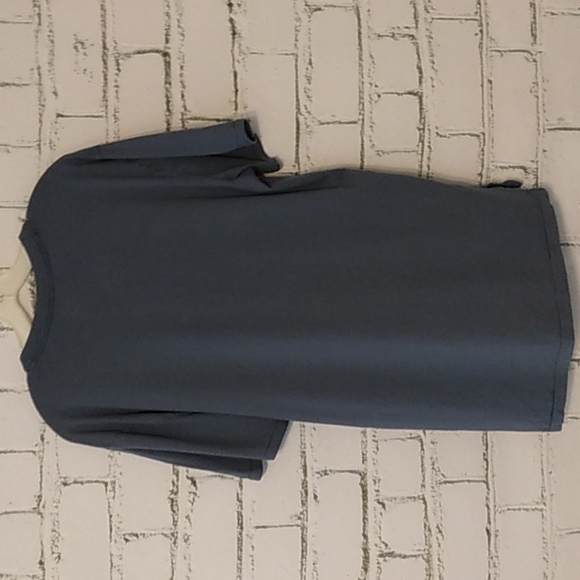 Hollister V-Neck - Picture 3 of 3